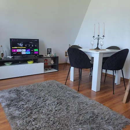 Vikendica Na Avali * Donja Ralja